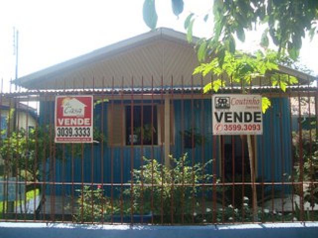 Im&oacute;vel: Coutinho Im&oacute;veis - Casa 2 Dorm - Centen&aacute;rio