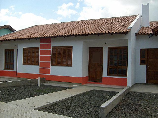 Im&oacute;vel: Imobili&aacute;ria Lottici - Casa 2 Dorm - Olaria (38604)
